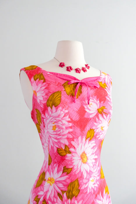 Amazing 1960's HOT PINK Chrysanthemum Hawaiian Dress / Sz M