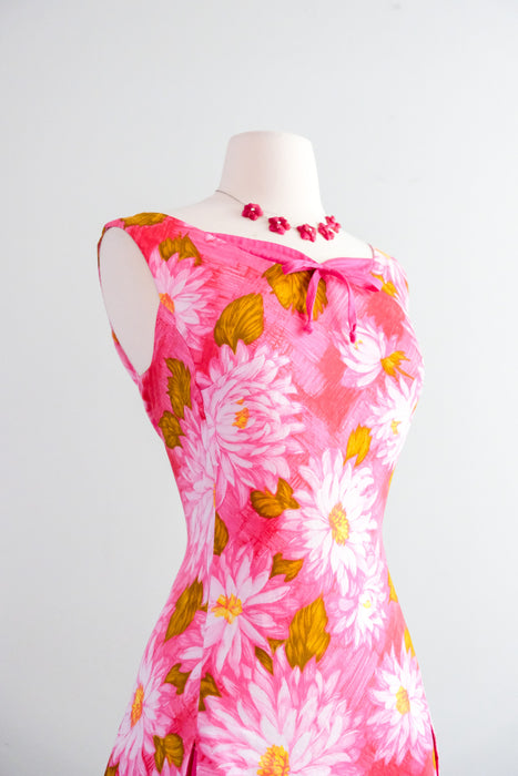 Amazing 1960's HOT PINK Chrysanthemum Hawaiian Dress / Sz M