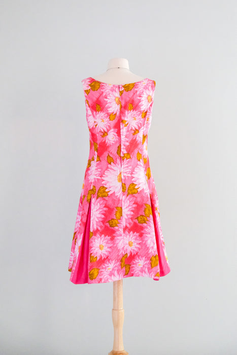 Amazing 1960's HOT PINK Chrysanthemum Hawaiian Dress / Sz M