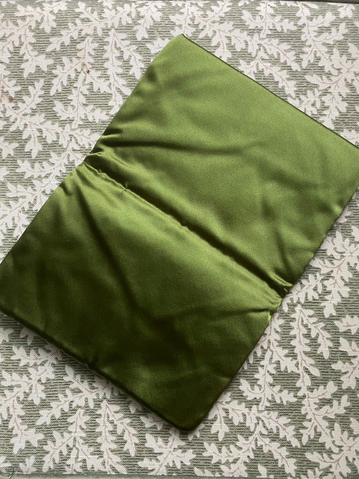 Fabulous 1950's Green Satin Clutch With Grapes