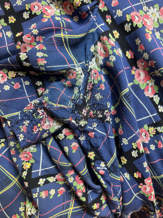 Vintage 1940's Plaid Floral Cotton Dressing Gown / M
