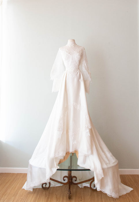 The Dreamiest Vintage Wedding Gown By Alfred Angelo / SM Xtabay Vintage The Dreamiest Vintage Wedding Gown By Alfred Angelo / SM Xtabay Vintage