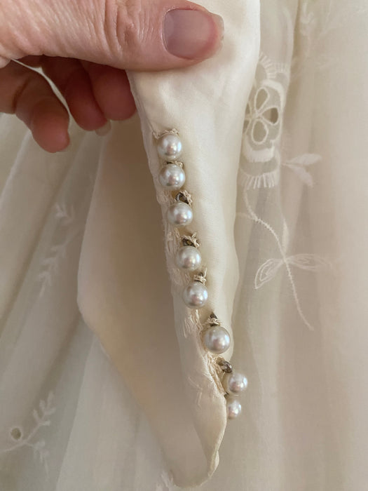 Beautiful 1950's Tea Length Wedding Dress In Cotton Eyelet / Small