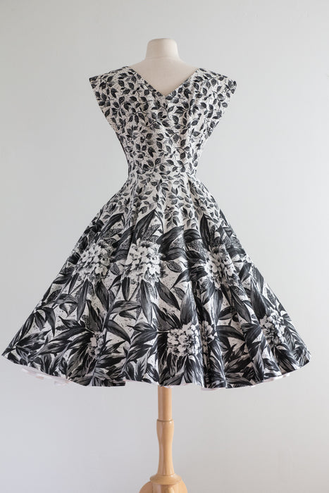 1950's Black and White Cotton Floral Print Dress / Waist 26 27
