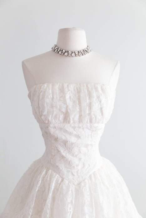 Beautiful 1950's Tea Length Wedding Dress in Lace and Tulle / Waist 27