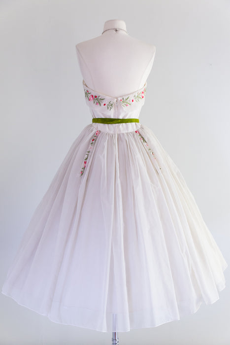 1950's Dream Embroidered Floral Strapless Party Dress / Waist 27