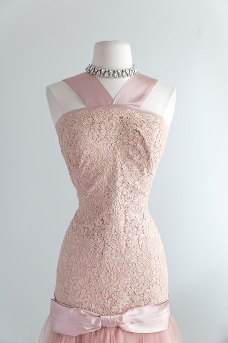 1950's Dusty Rose Glamour Cocktail Dress In Alencon Lace And Tulle / Waist 27