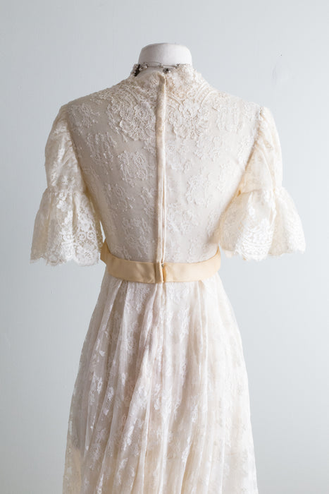1960s Ivory Lace Wedding Gown Buttons Down The Front / Small