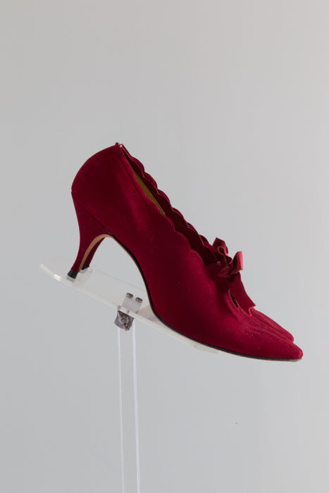 1950's Red Velvet Suede Scalloped Heels With Bow // Sz 7.5