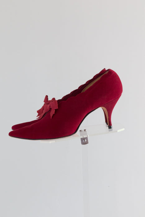 1950's Red Velvet Suede Scalloped Heels With Bow // Sz 7.5