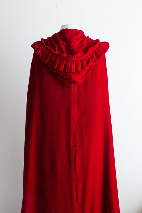 Vintage 1960's Crimson Velvet Hooded Cape / Small