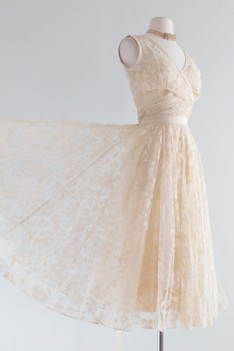 1950's Ethereal Ivory Lace Wedding Dress By Larry Aldrich / Small
