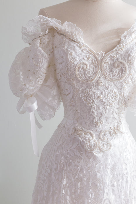 Vintage Fairytale Lace Princess Wedding Gown With Veil & Gloves / Small