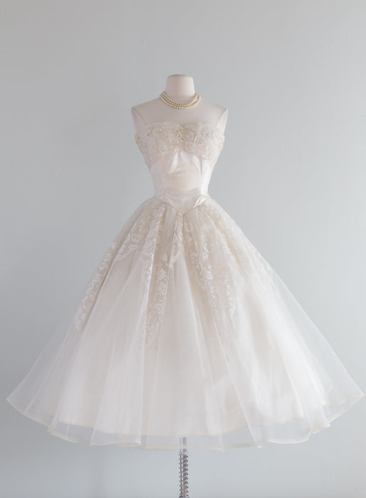 Beautiful 1950's Strapless Tulle & Lace Wedding Dress By Arden / Waist 25"