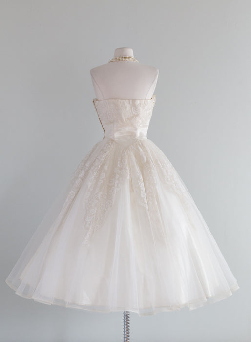 Beautiful 1950's Strapless Tulle & Lace Wedding Dress By Arden / Waist 25"
