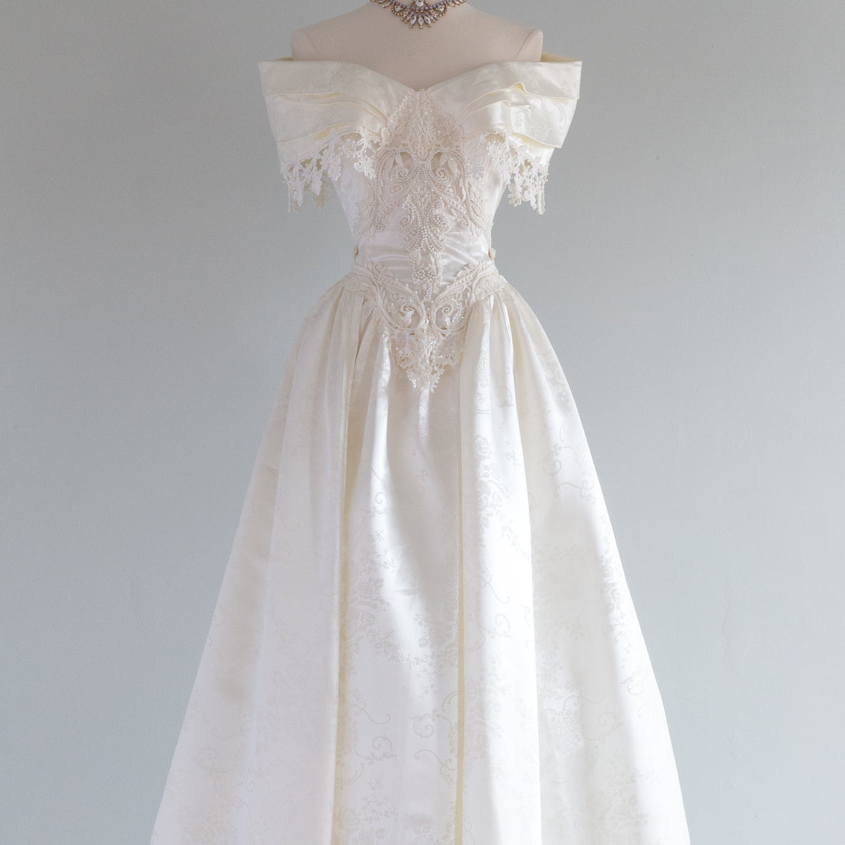 Vintage 1980's Candlelight Satin Fairytale Wedding Gown By Jessica McClintock / Waist 28 Vintage 1980's Candlelight Satin Fairytale Wedding Gown By Jessica McClintock / Waist 28