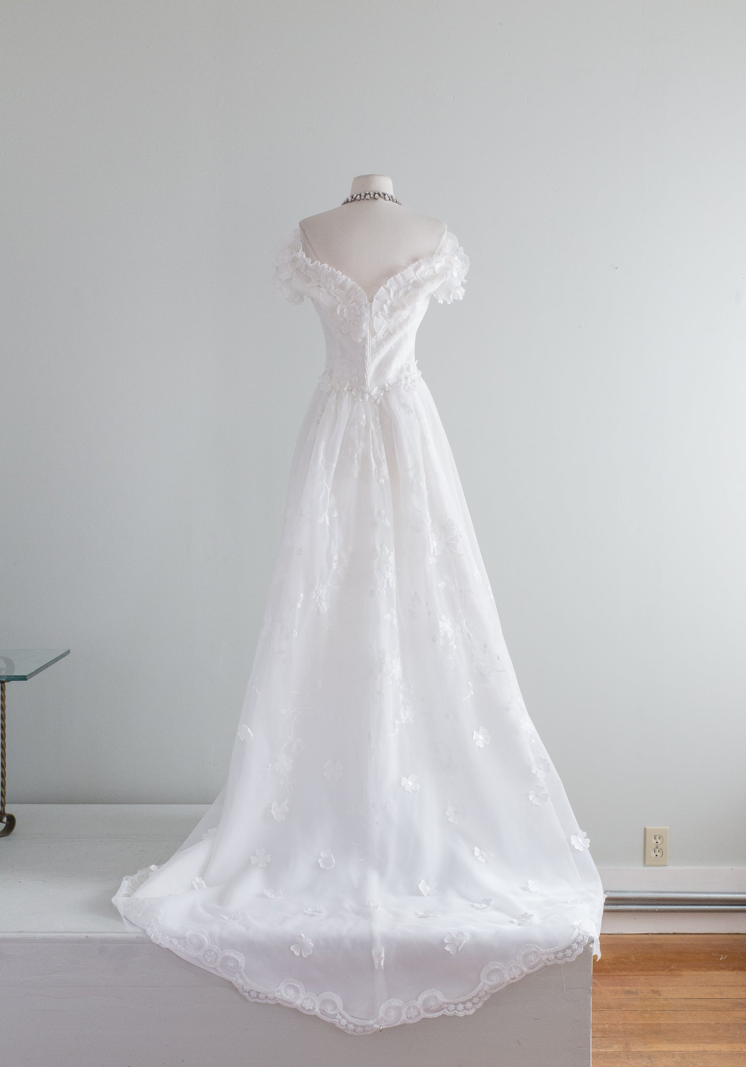 Ethereal 1970's Floral Lace Wedding Gown By Bianchi / Small – Xtabay ...