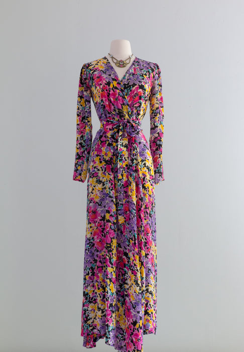 Delicious 1940's Floral Print Rayon Dressing Gown / Med.