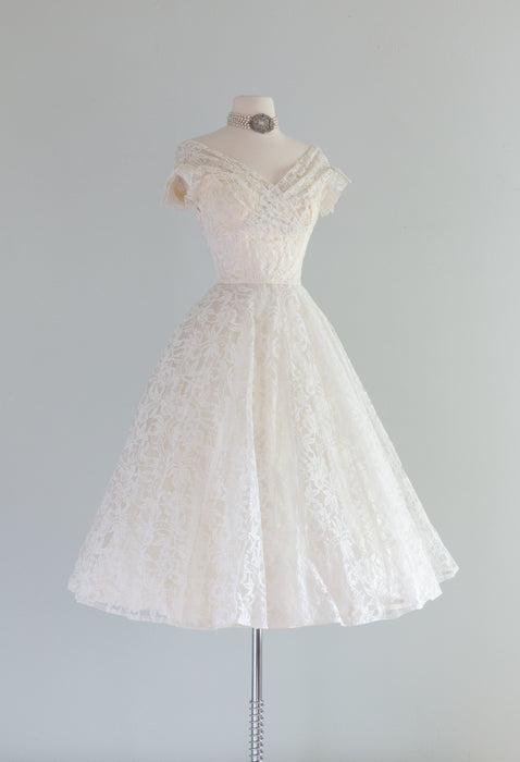 Stunning 1950's Tea Length Lace Wedding Dress / Waist 25"