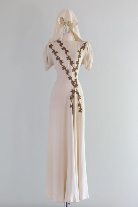 Rare 1940's Beaded Ivory Crepe Hollywood Glamour Gown With Hood / SM