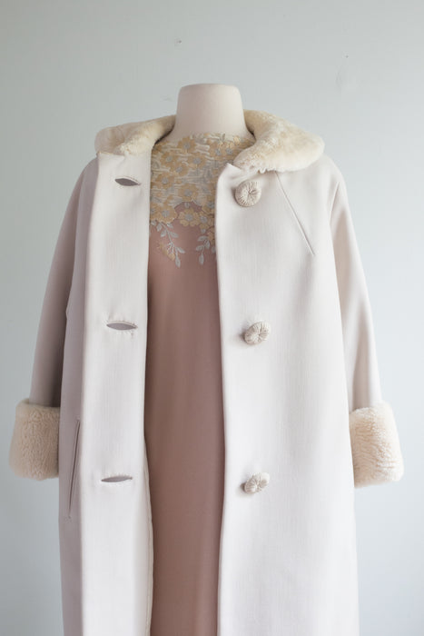 1960's Oyster & Pearl Wool Cocoon Coat With Beaver Collar & Cuffs / ML