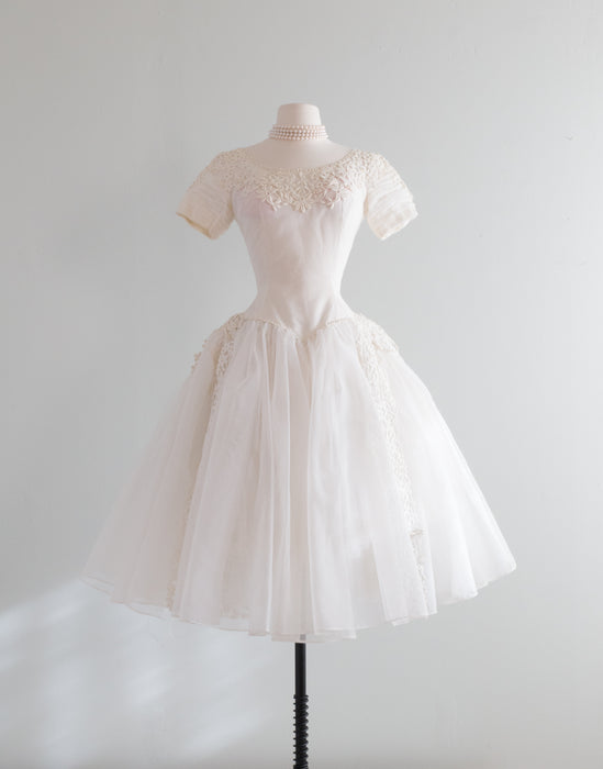 Dreamy 1950's Tea Length Wedding Dress With Floral Lace / XS