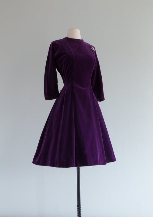 Classic 1950's Purple Velvet Party Dress / Small