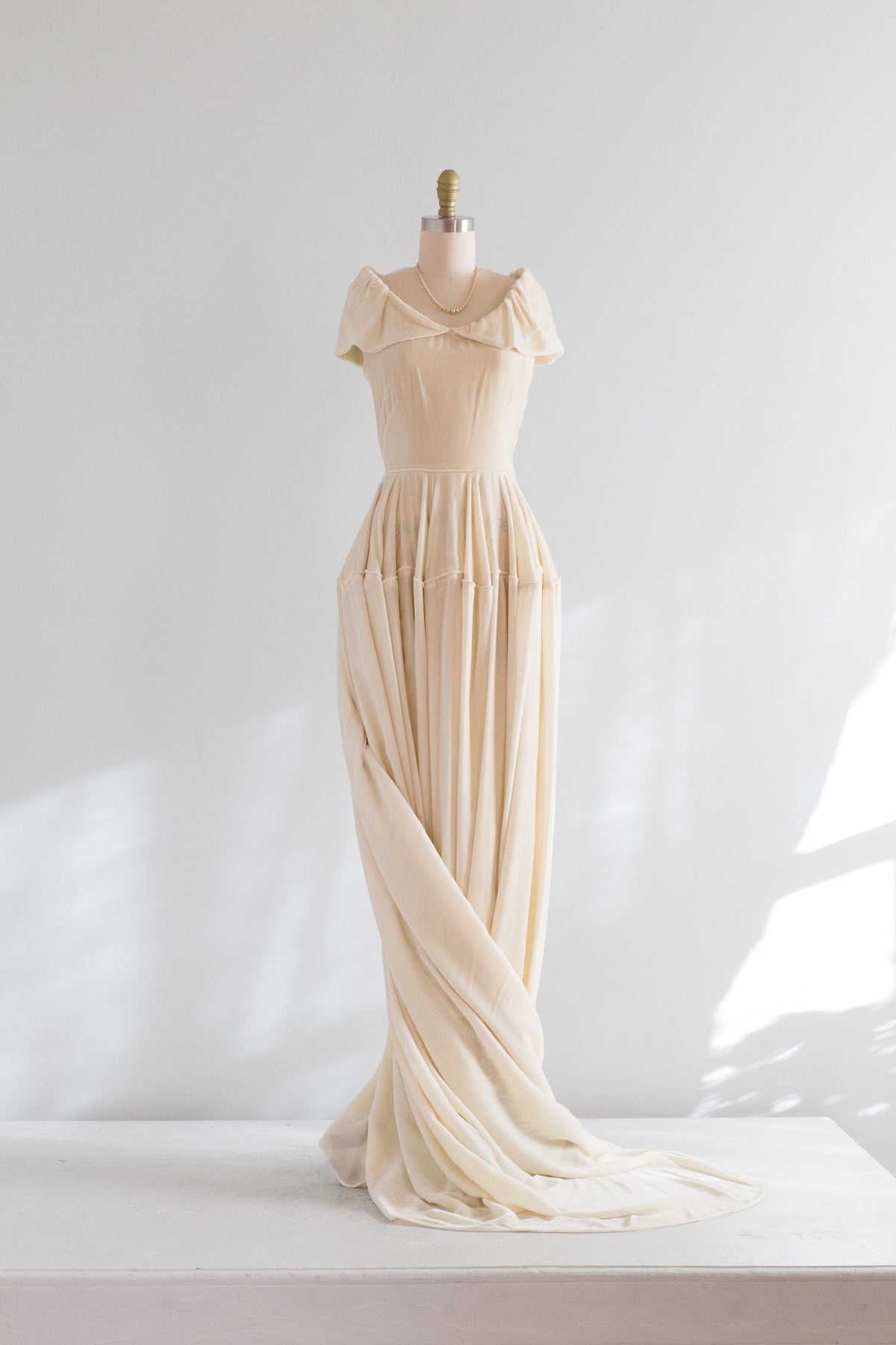 Sublime 1940's Ivory Silk Velvet Wedding Gown / Small