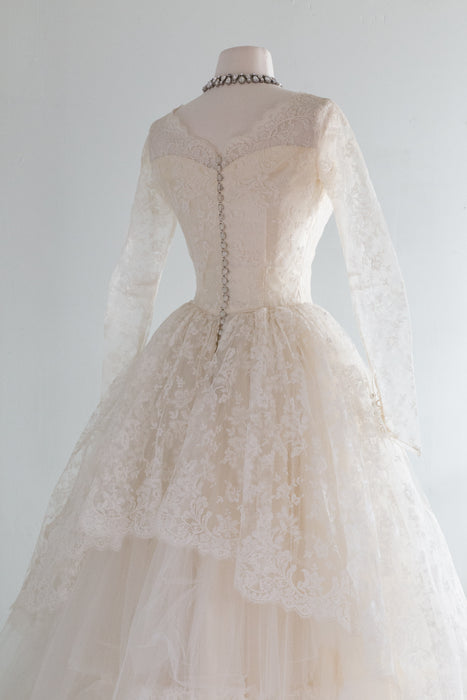 Dreamy 1950's Chantilly Lace Fairytale Wedding Gown  / XS