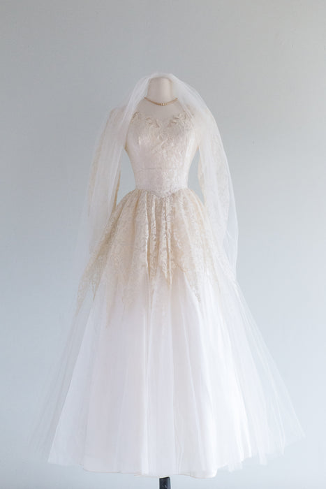 Stunning 1950's Starburst Lace Wedding Gown / Small