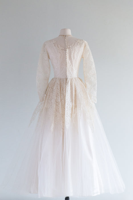 Stunning 1950's Starburst Lace Wedding Gown / Small