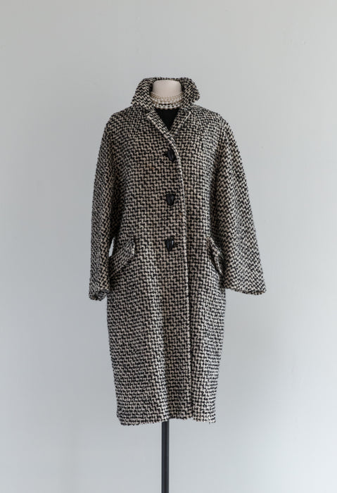 Chic 1960's Chunky COZY Wool Tweed Coat / ML
