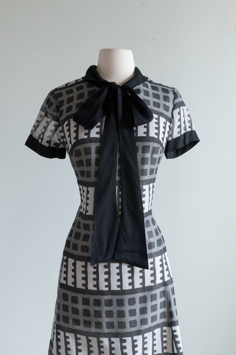 Darling 1960's Building Print Mod Day Dress / Medium
