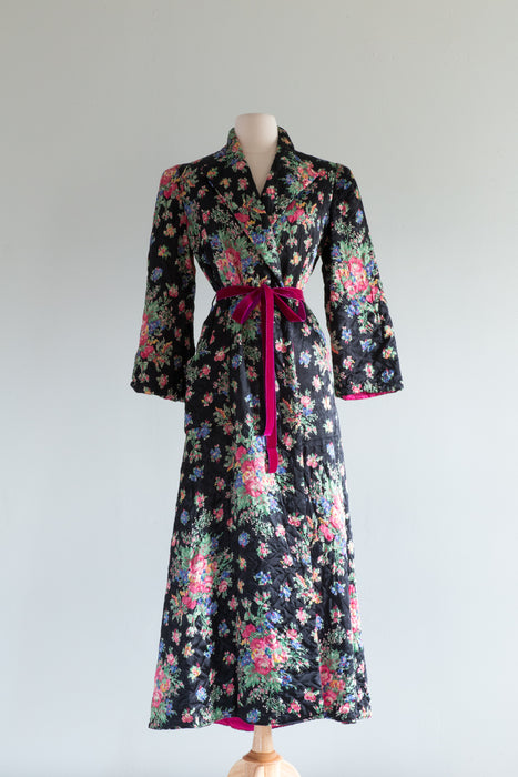 Luxurious 1940's Dark Floral Dressing Gown Robe With Shocking Pink Lining / Medium