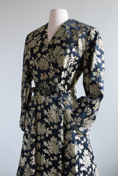 Spectacular 1950's Chinese Silk Dressing Gown By Dynasty / Small