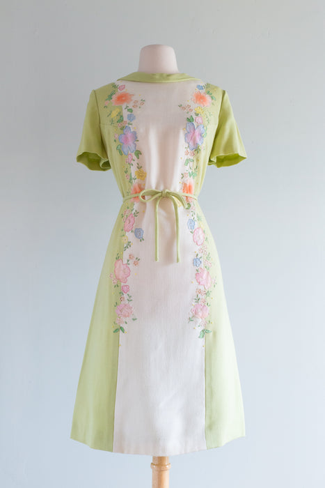 Adorable 1960's Spring Green Dress With Lace Applique / ML
