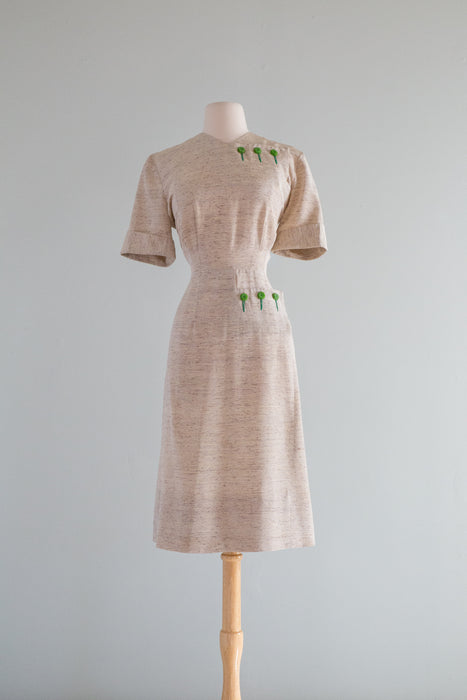 Darling 1940's Day Dress With Green Bakelite Buttons / SM