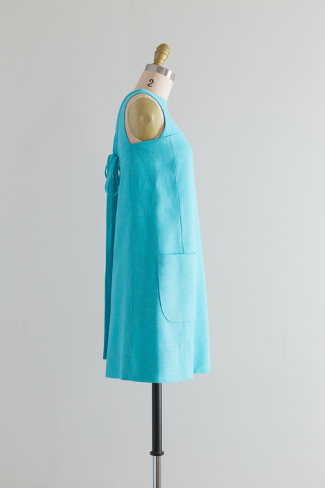 Darling 1960's MOD Robin's Egg Linen Shift Dress / XS