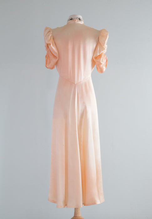 Luminous 1930's Peachy Satin Dressing Gown / med