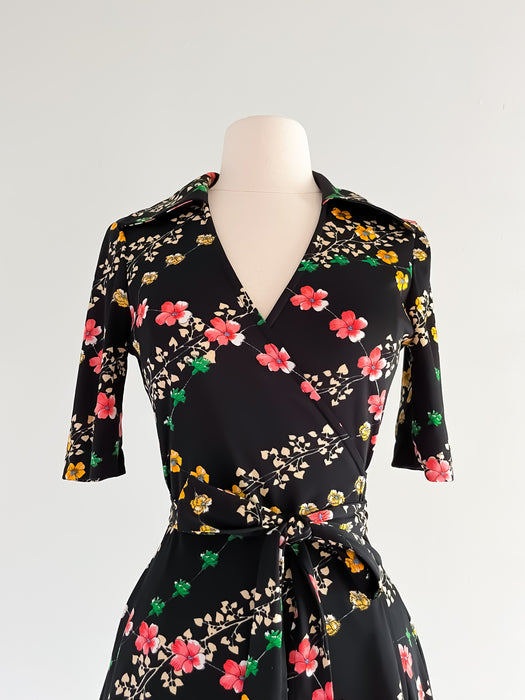 1970's Vintage Floral Print Wrap Mini Dress / Sz S