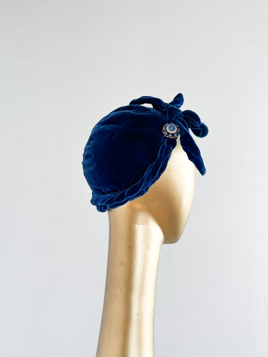 Elegant 1930's Blue Silk Velvet Evening Cap / OS