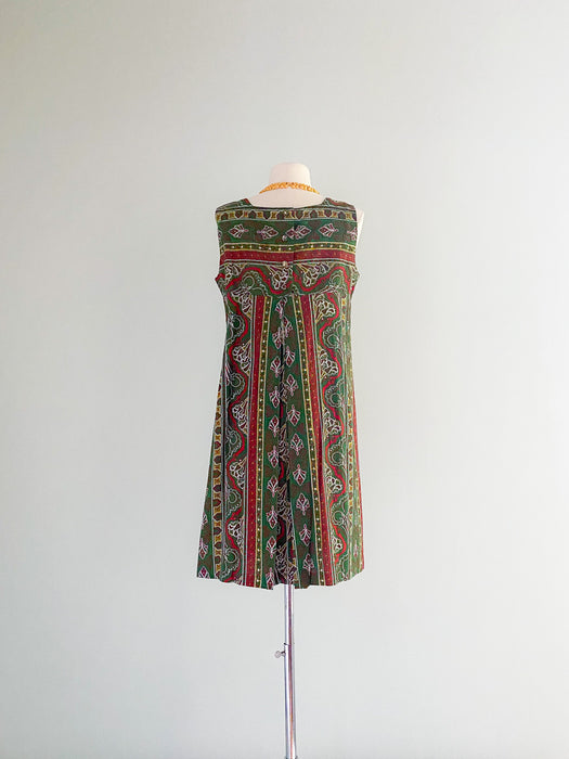 1960's Sweet Cotton Paisley Shift Dress / Sz M