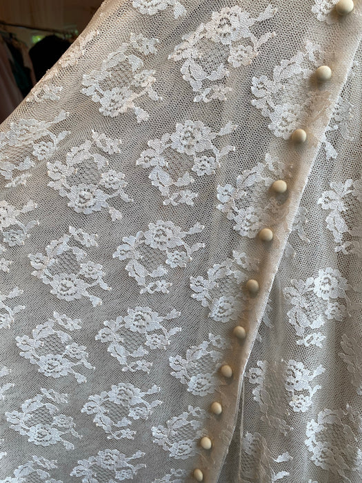 1960s Ivory Lace Wedding Gown Buttons Down The Front / Small