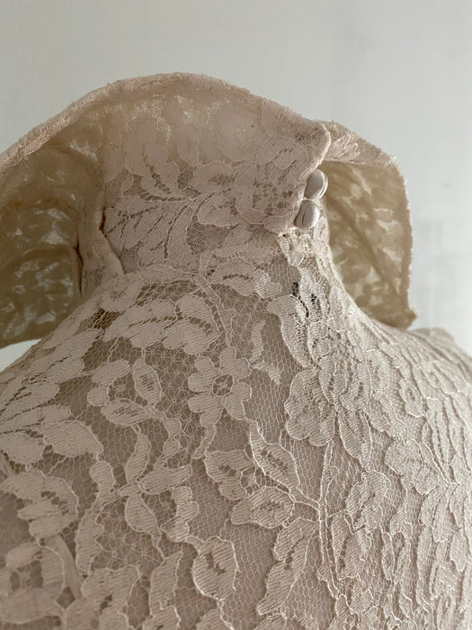 Exquisite 1930's Ivory Lace Wedding Gown With Wicked Collar and Buttons Down the Front  / Waist 26