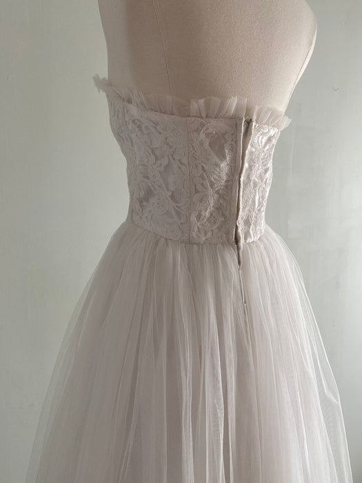Vintage 1950's Strapless Sweetheart Wedding Gown / Small