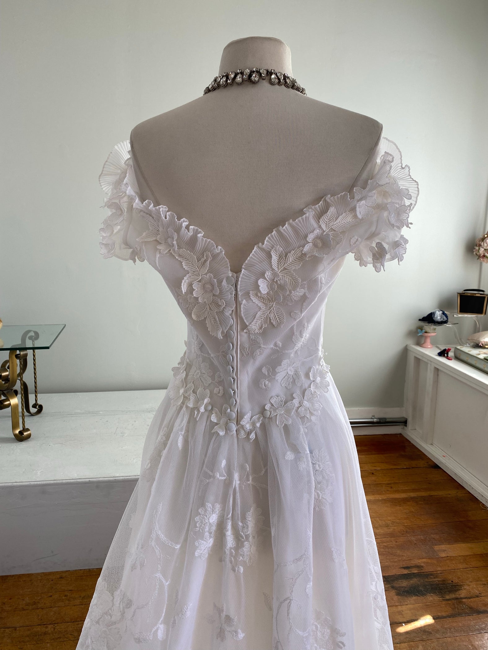 Ethereal 1970's Floral Lace Wedding Gown By Bianchi / Small – Xtabay ...